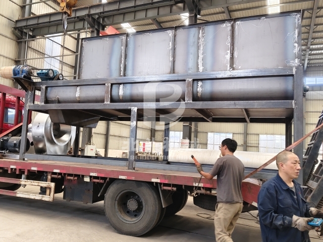 客戶定制大型料倉需求落地,今日完成裝車發貨